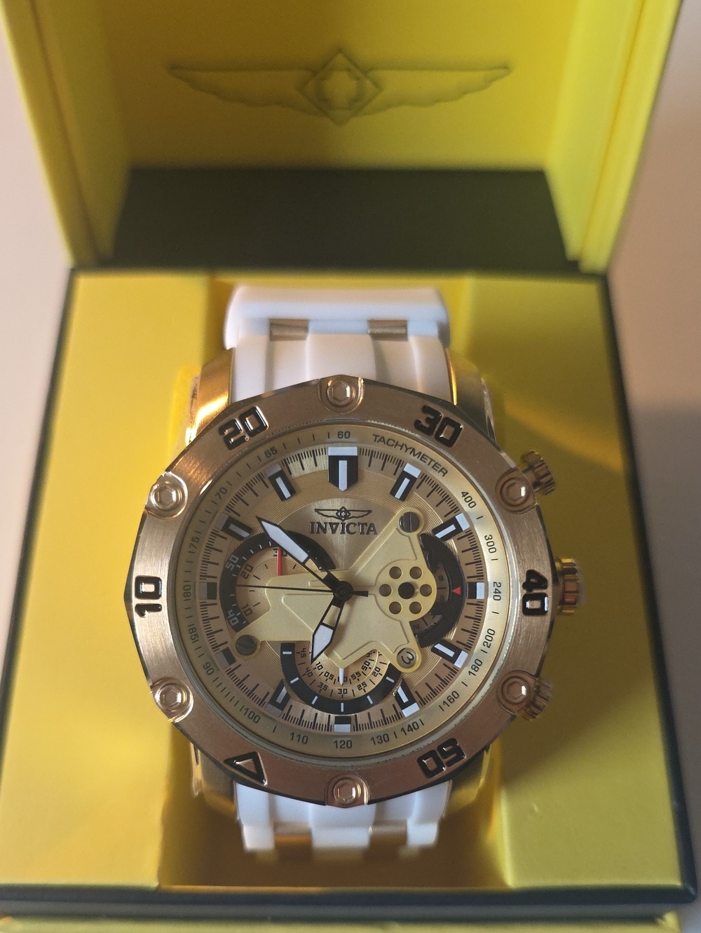 515.  Invicta Pro Diver SCUBA Men's Watch - 50mm. Gold, White (23424)